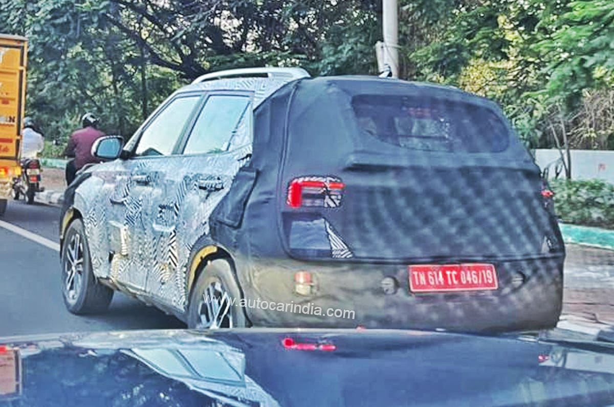 Hyundai Venue facelift spy shot